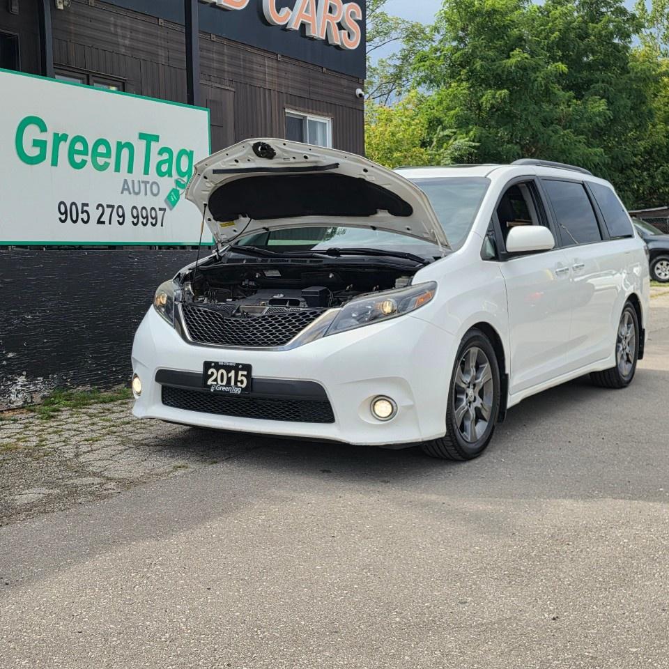 2015 Toyota Sienna 5DR SE 8-PASS FWD Photo