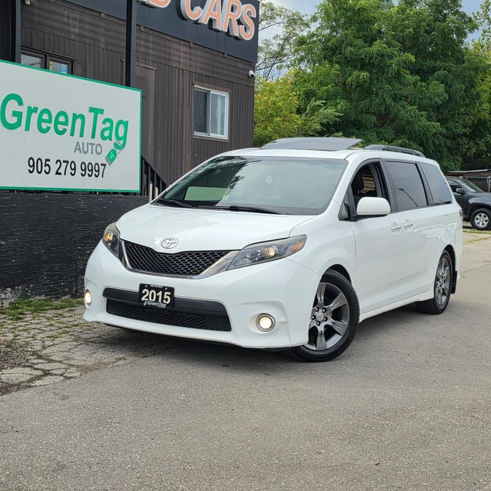 2015 Toyota Sienna 5DR SE 8-PASS FWD Photo
