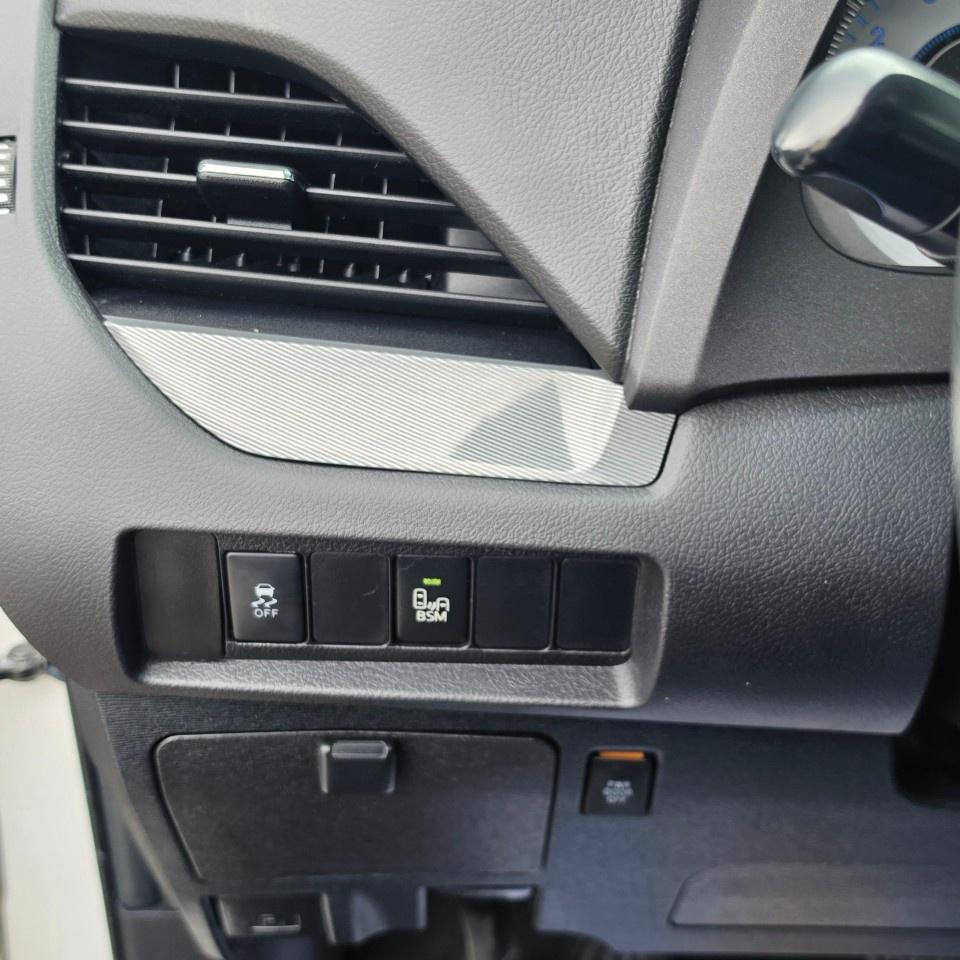 2015 Toyota Sienna 5DR SE 8-PASS FWD Photo