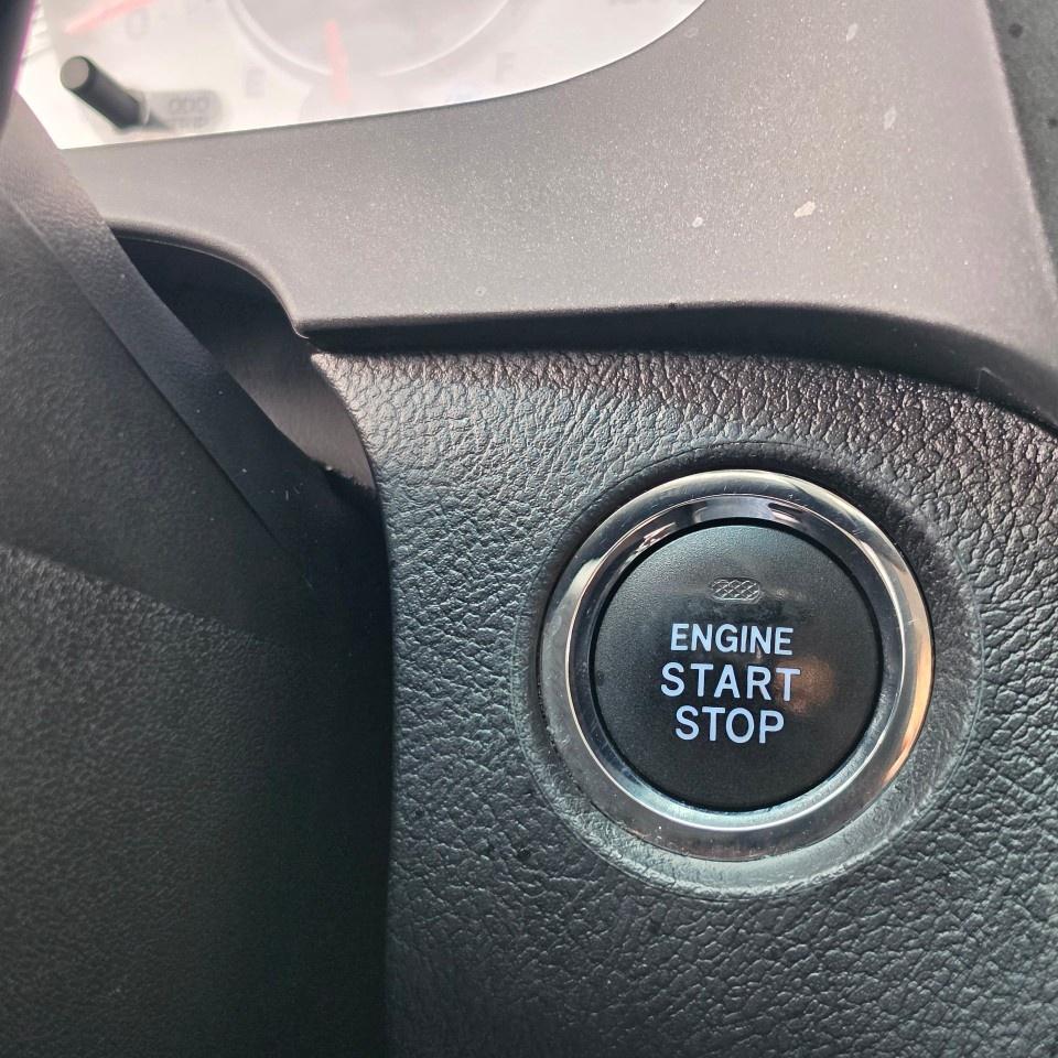 2015 Toyota Sienna 5DR SE 8-PASS FWD Photo