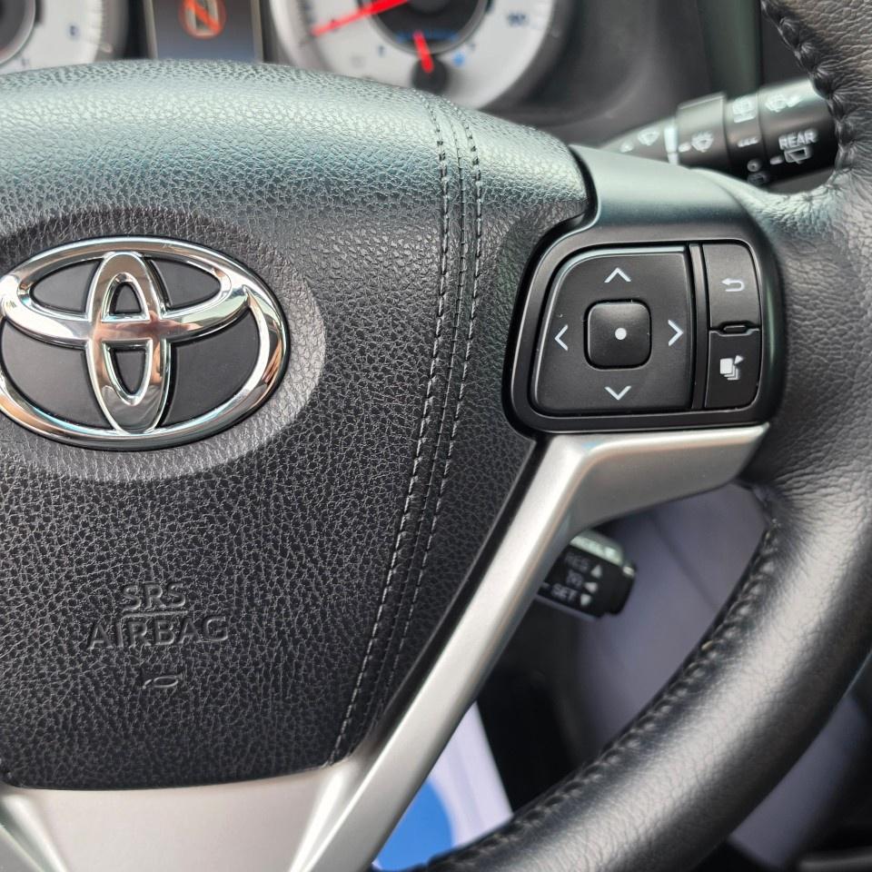 2015 Toyota Sienna 5DR SE 8-PASS FWD Photo