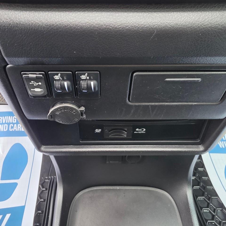 2015 Toyota Sienna 5DR SE 8-PASS FWD Photo