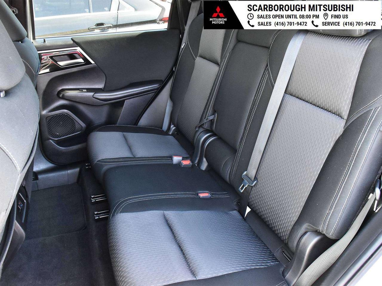 2024 Mitsubishi Outlander SE, sunroof, blue tooth, blind spot, rear camera Photo