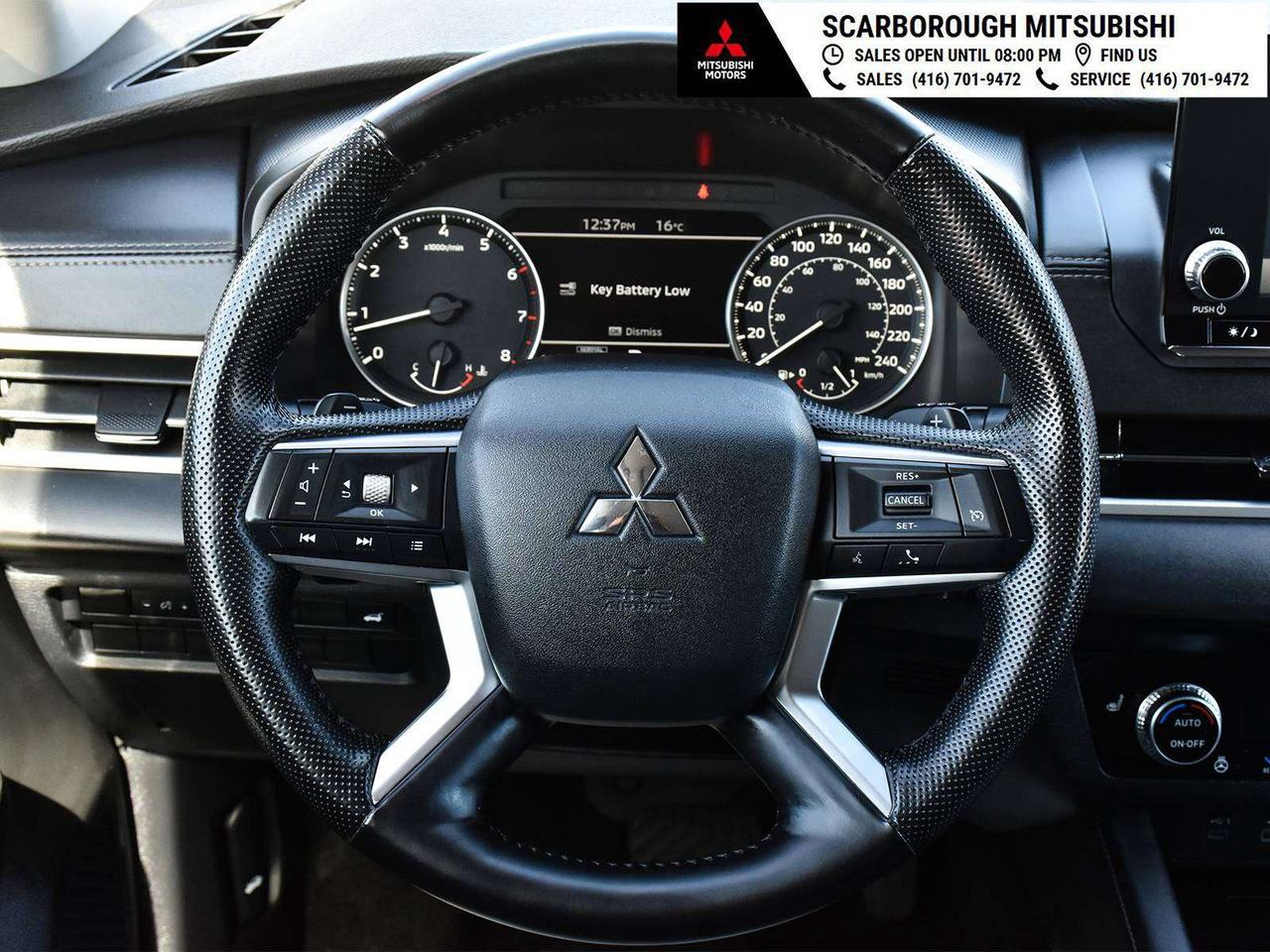 2024 Mitsubishi Outlander SE, sunroof, blue tooth, blind spot, rear camera Photo