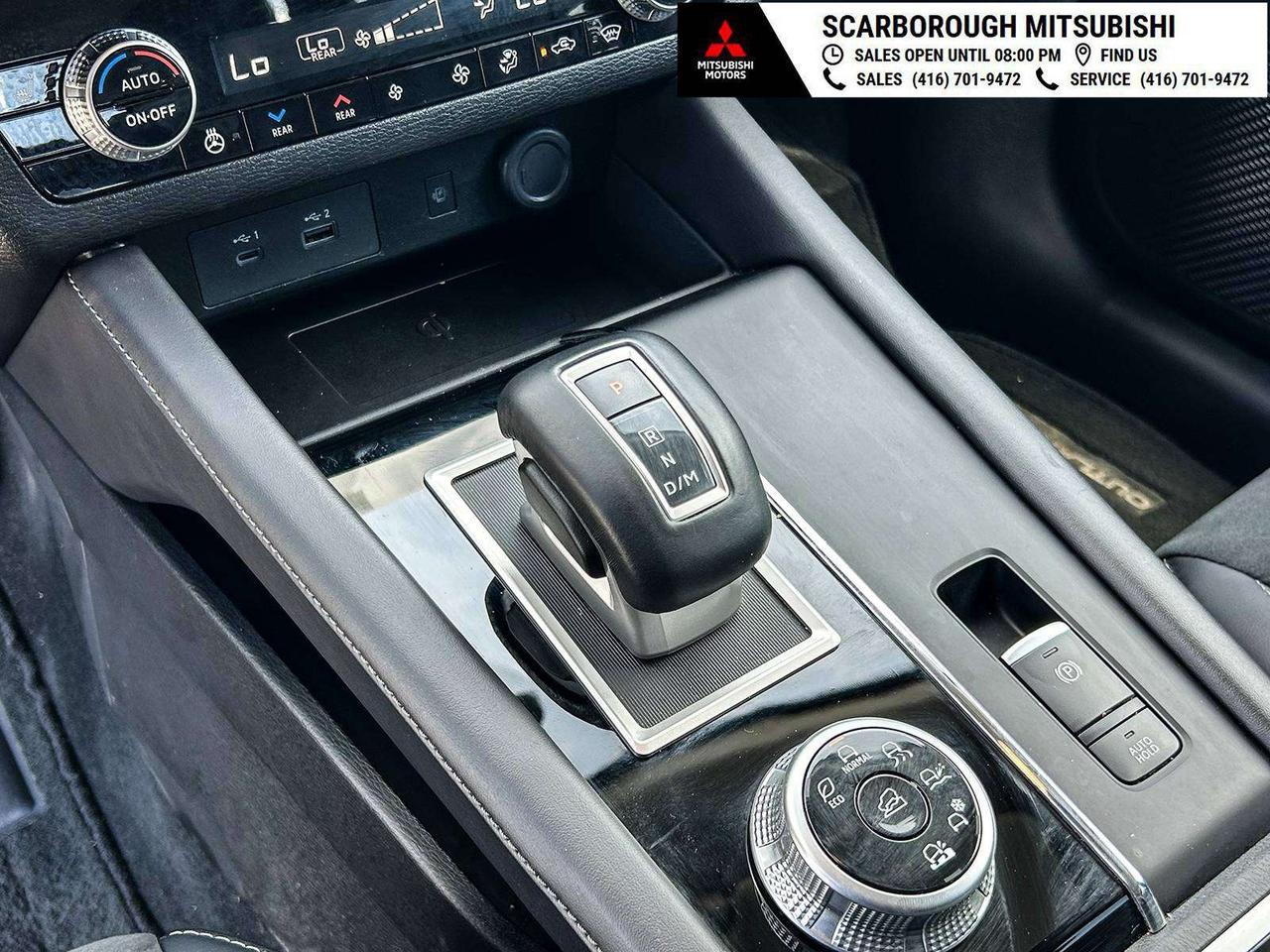 2024 Mitsubishi Outlander LE, sunroof, blue tooth, blind spot, rear camera Photo