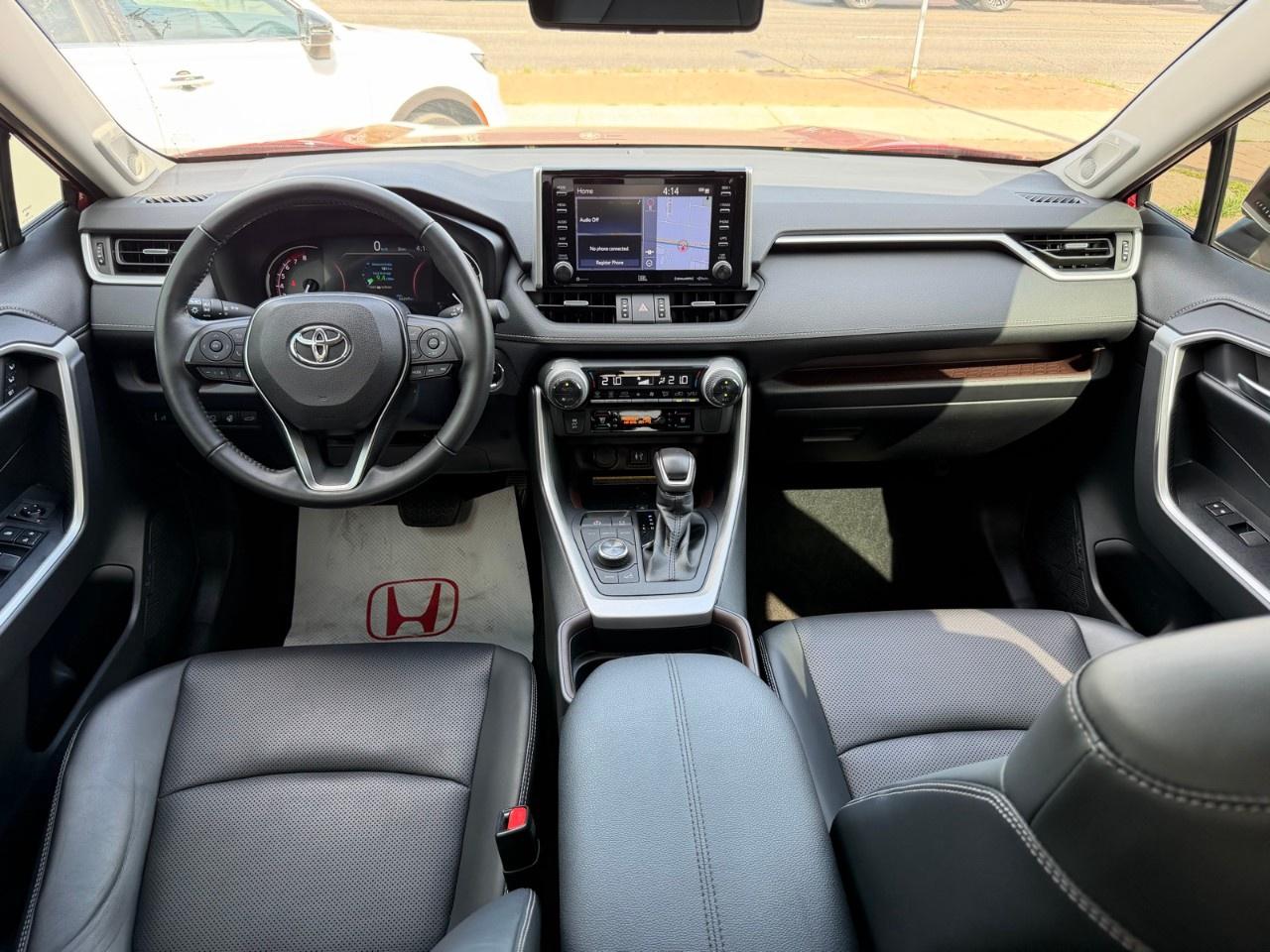 2019 Toyota RAV4 AWD LIMITED Photo