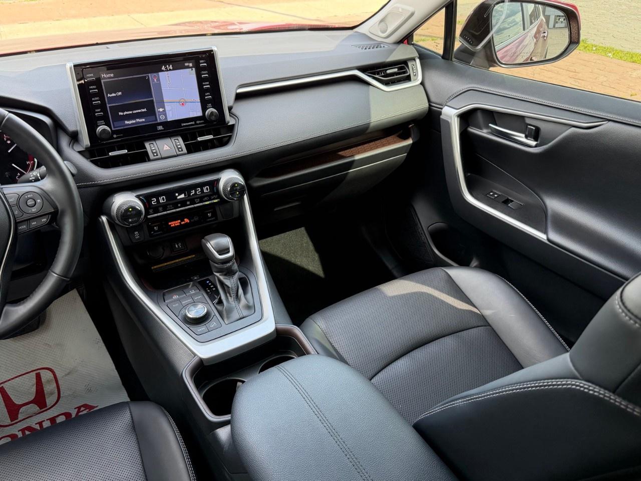 2019 Toyota RAV4 AWD LIMITED Photo
