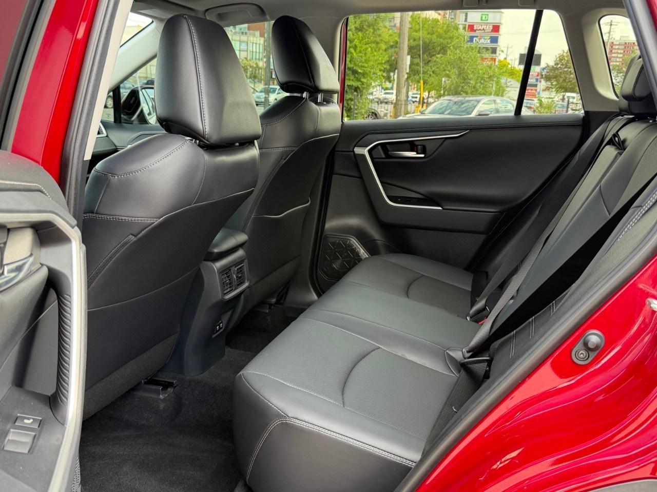 2019 Toyota RAV4 AWD LIMITED Photo