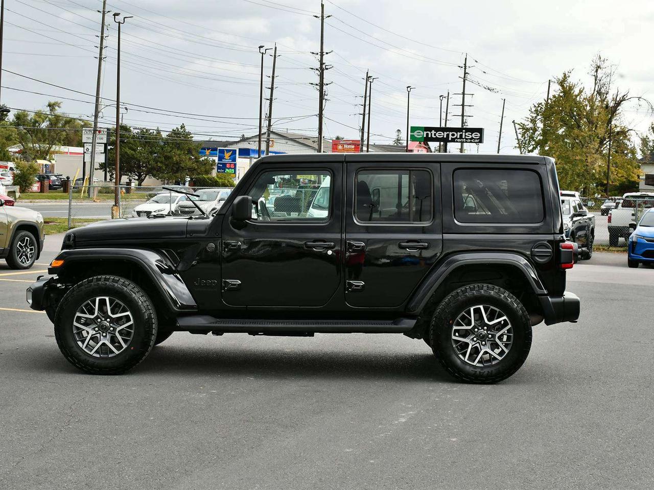 2025 Jeep Wrangler Sahara Photo