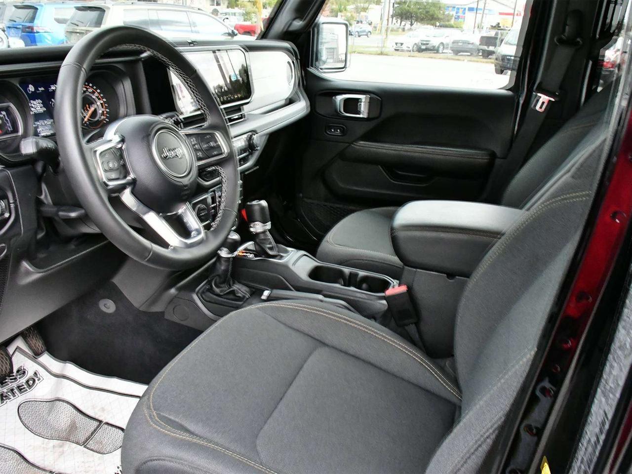 2025 Jeep Wrangler Sahara Photo
