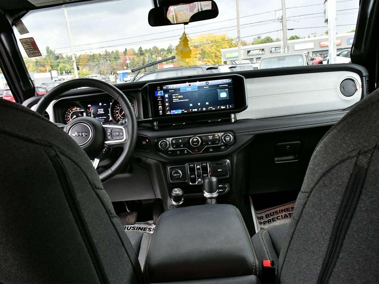 2025 Jeep Wrangler Sahara Photo