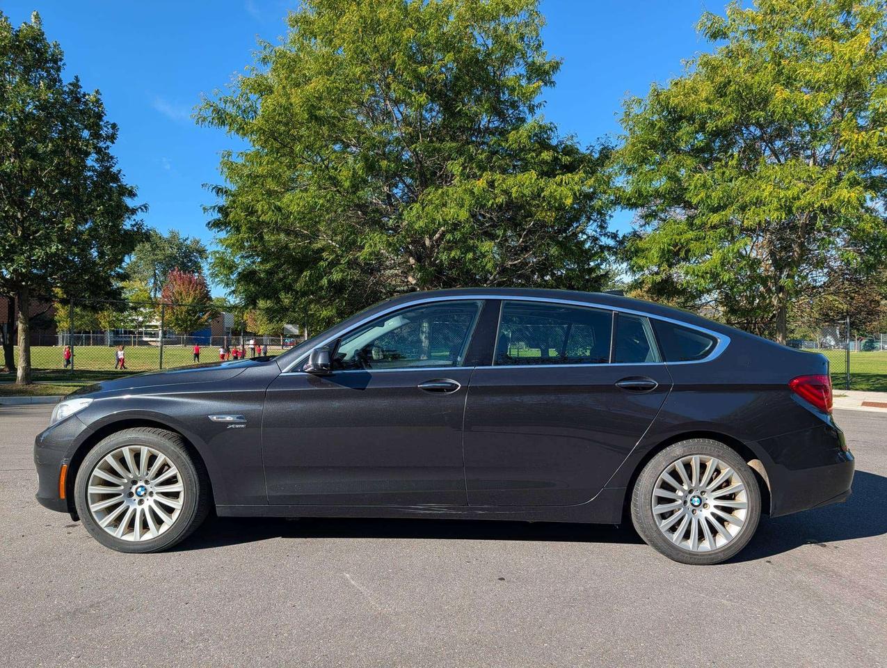 2011 BMW 5 Series xDrive Photo