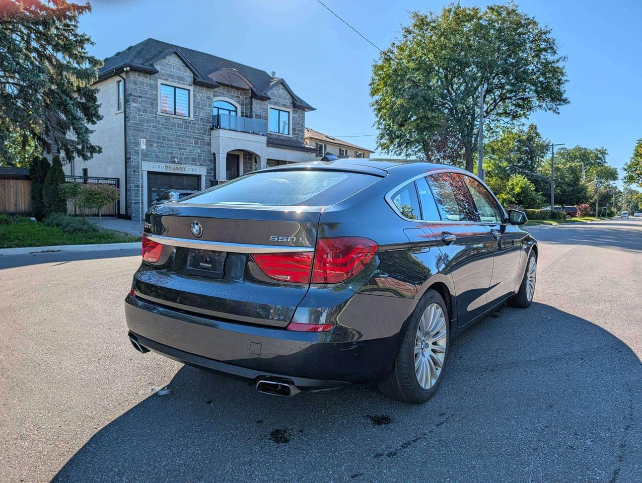 2011 BMW 5 Series xDrive Photo