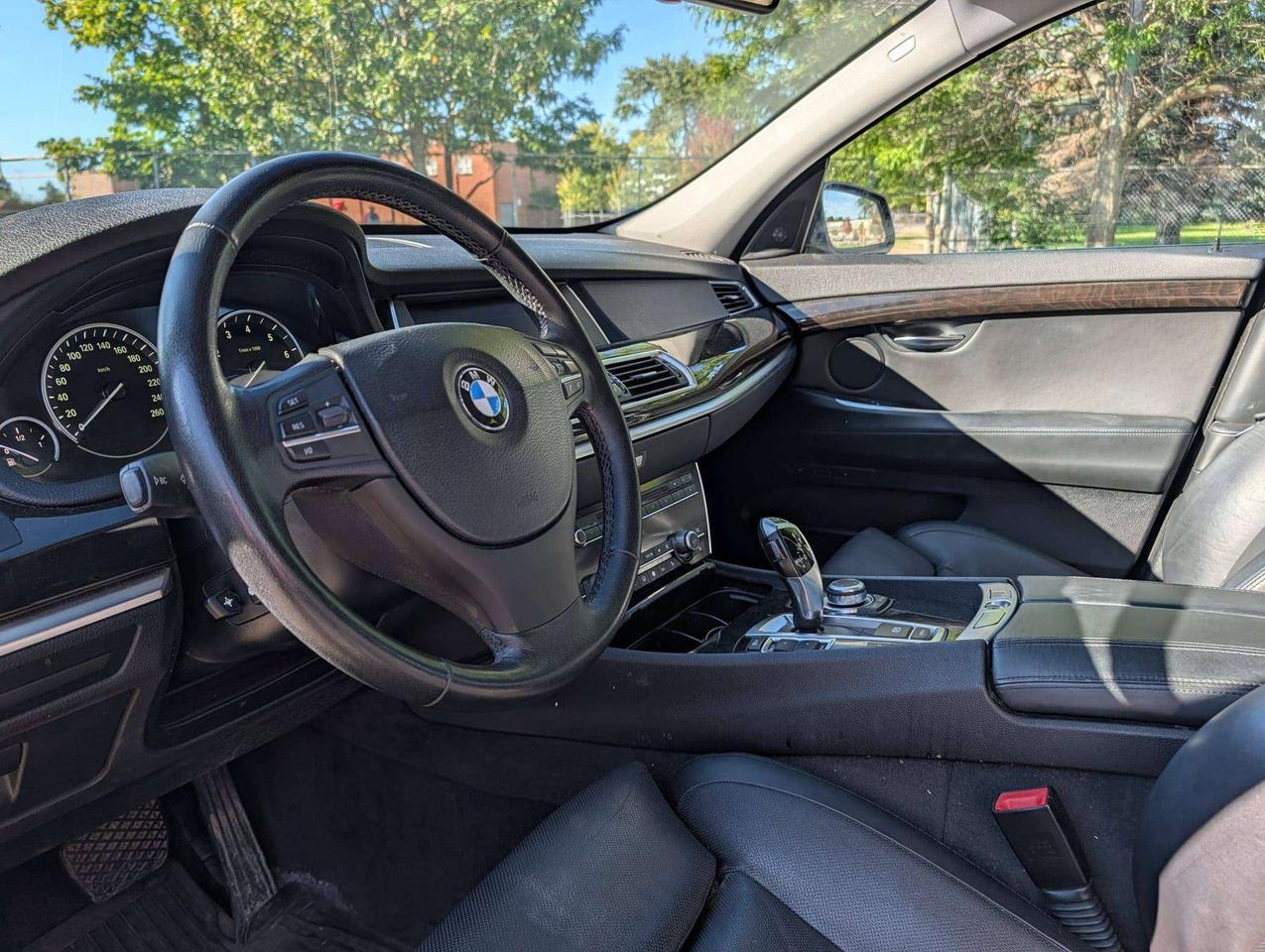 2011 BMW 5 Series xDrive Photo