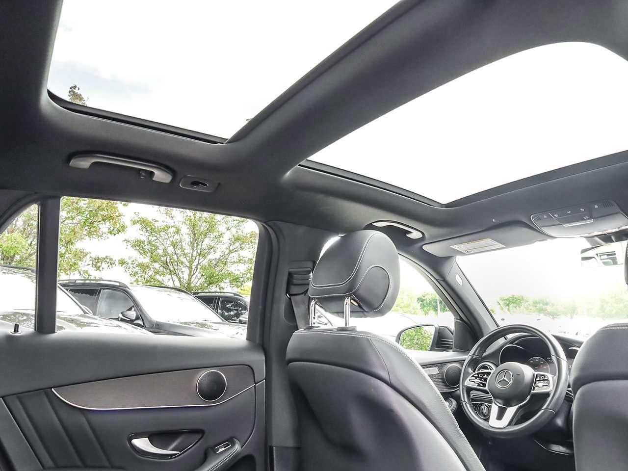 2022 Mercedes-Benz GLC GLC 300 Photo