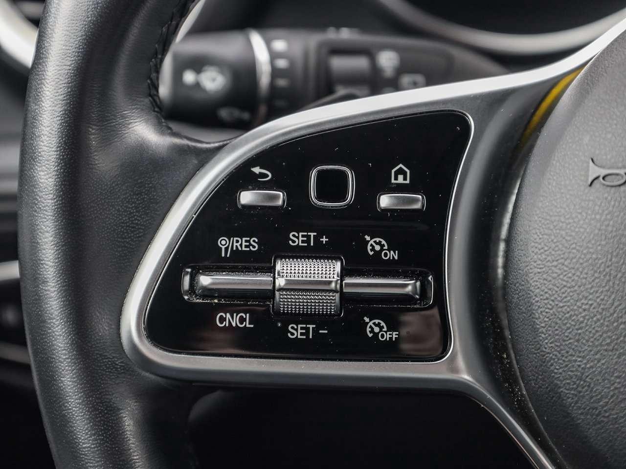 2022 Mercedes-Benz GLC GLC 300 Photo