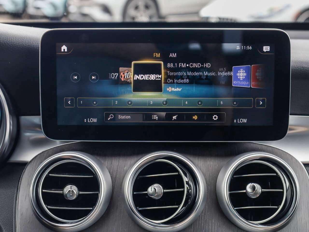 2022 Mercedes-Benz GLC GLC 300 Photo