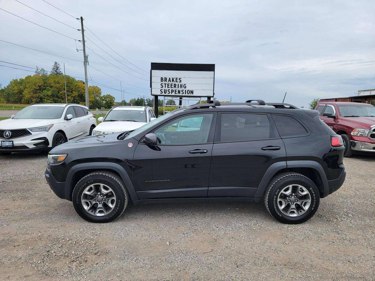2019 Jeep Cherokee Trailhawk Photo