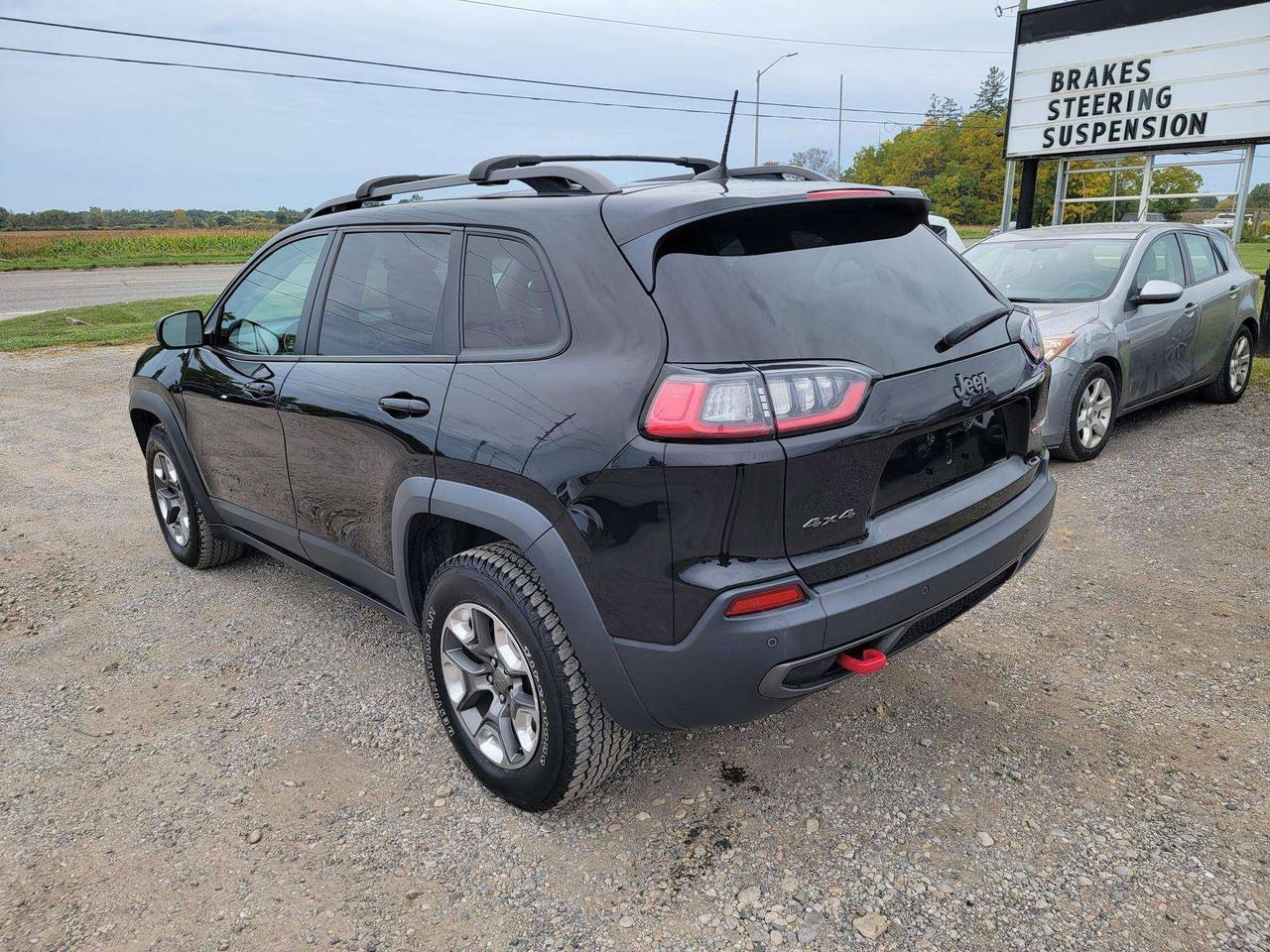 2019 Jeep Cherokee Trailhawk Photo
