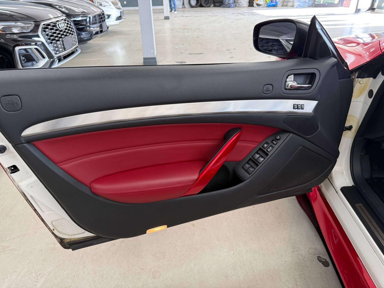 2015 Infiniti Q60 IPL Red Interior Photo