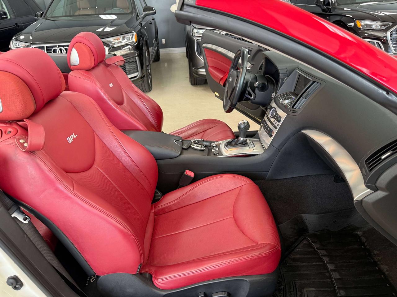 2015 Infiniti Q60 IPL Red Interior Photo