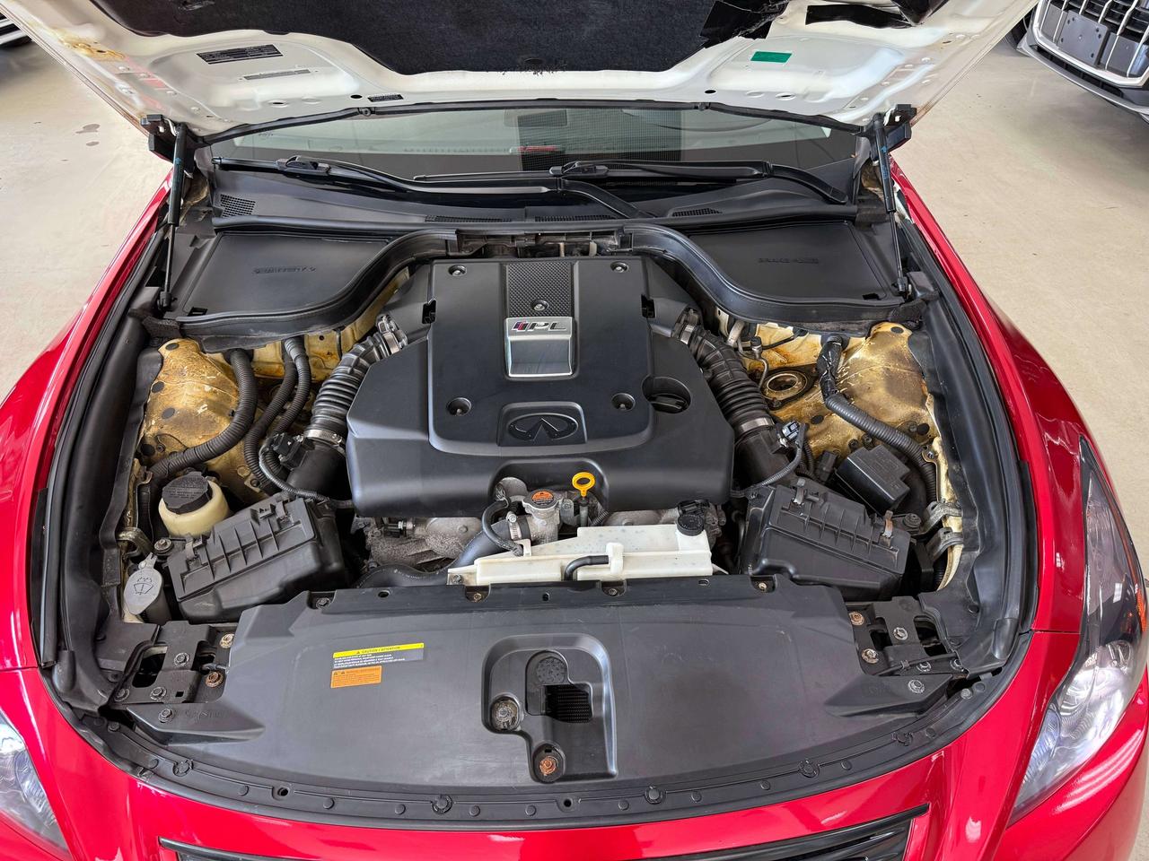 2015 Infiniti Q60 IPL Red Interior Photo