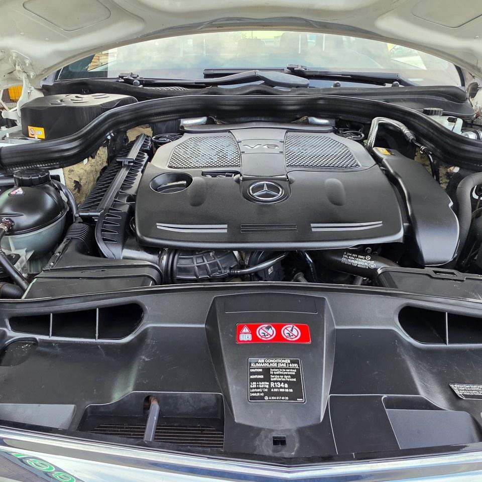 2013 Mercedes-Benz E-Class E 300 4MATIC Sedan Photo