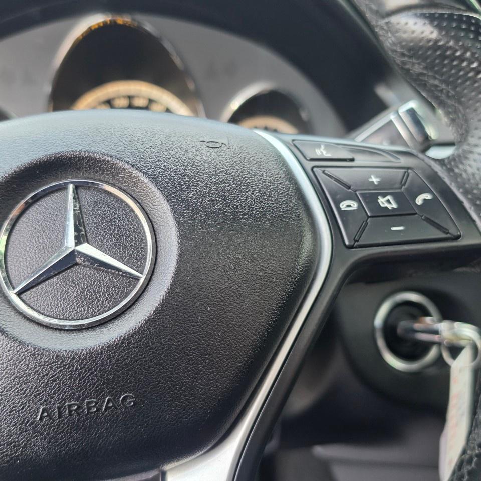 2013 Mercedes-Benz E-Class E 300 4MATIC Sedan Photo