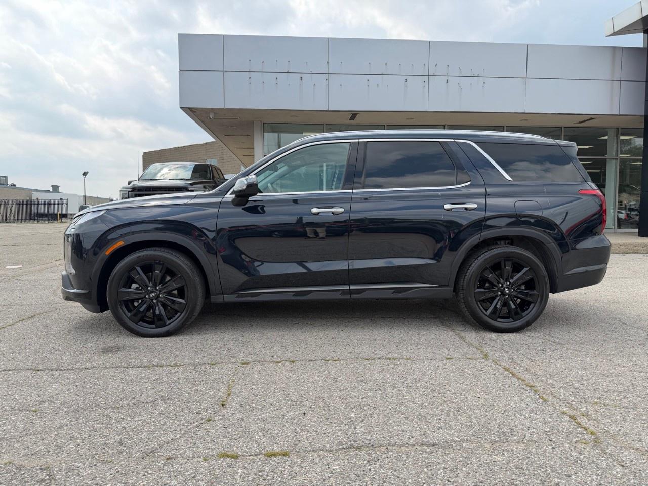 2023 Hyundai PALISADE Urban 7-Passenger AWD Photo1
