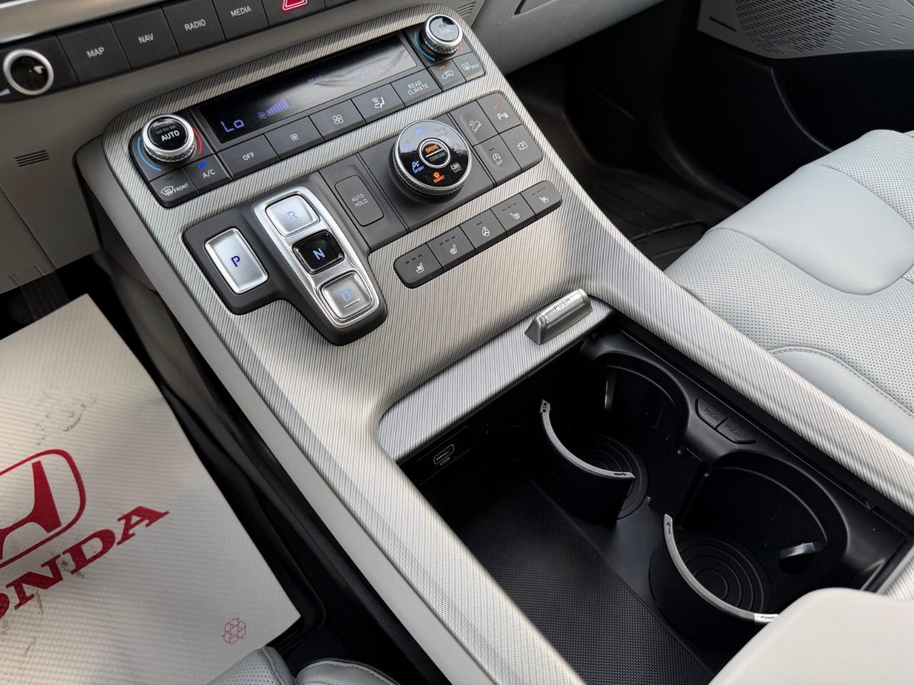 2023 Hyundai PALISADE Urban 7-Passenger AWD Photo