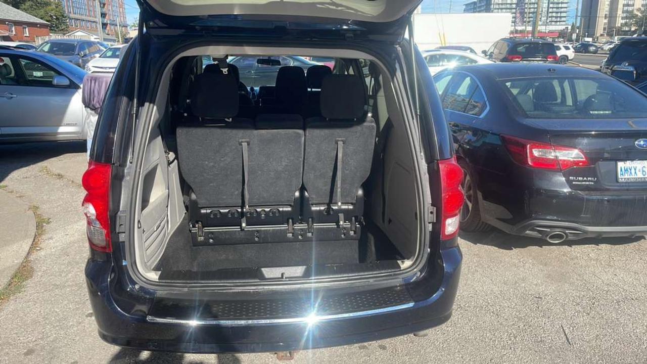 2011 Dodge Grand Caravan Express Photo