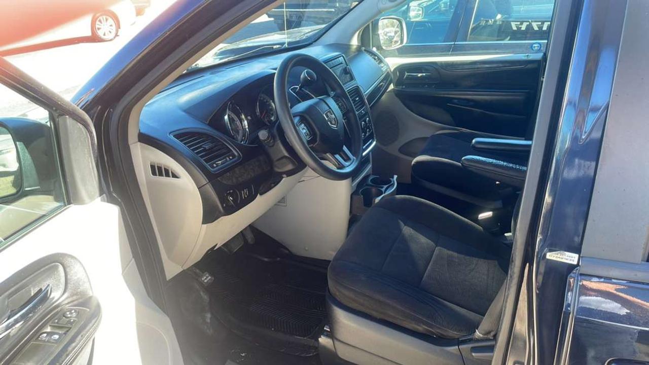 2011 Dodge Grand Caravan Express Photo