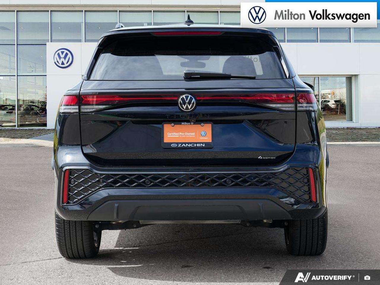 2026 Volkswagen Tiguan Comfortline R-Line Black Edition 4MOTION Photo