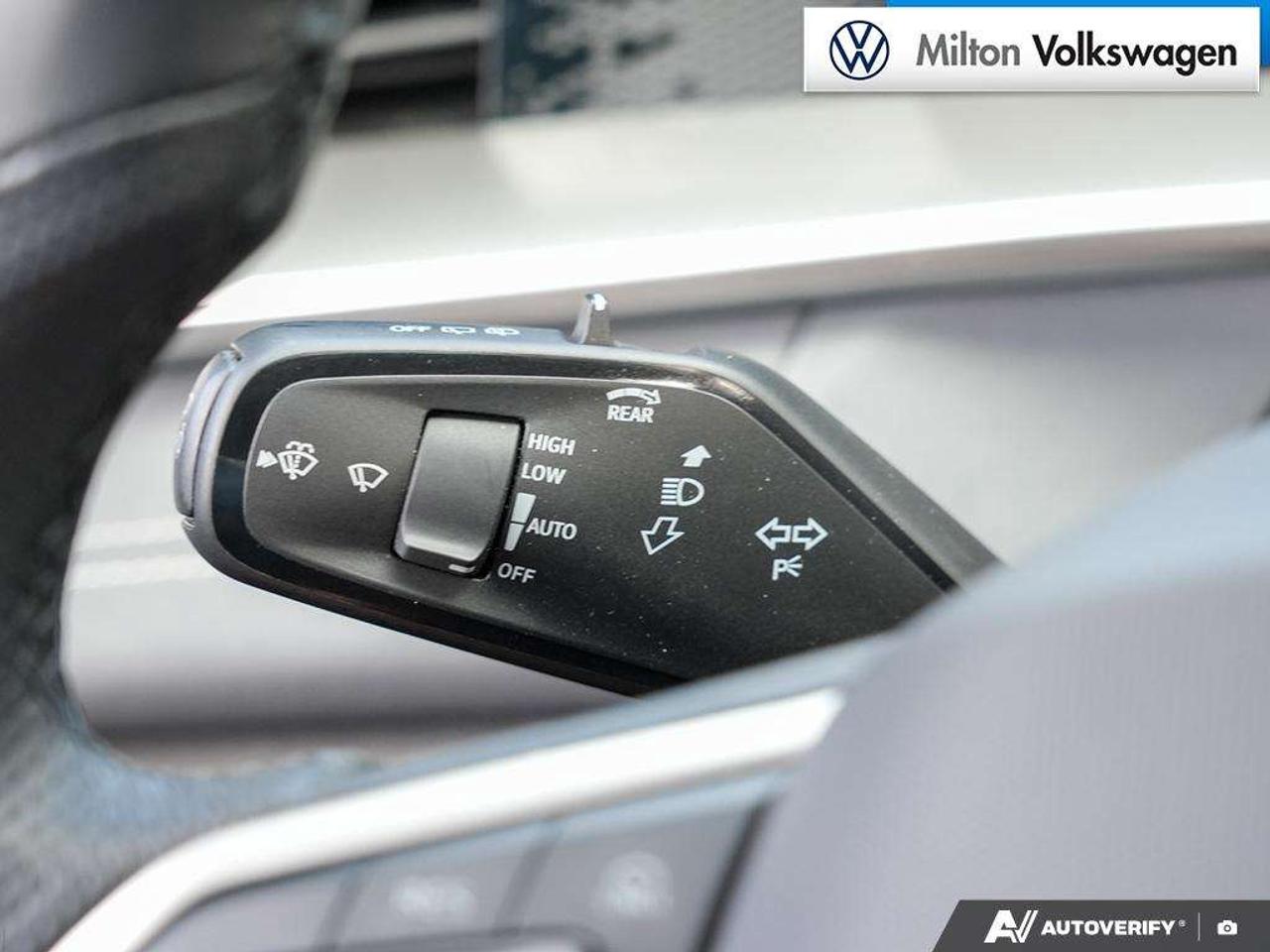 2026 Volkswagen Tiguan Comfortline R-Line Black Edition 4MOTION Photo