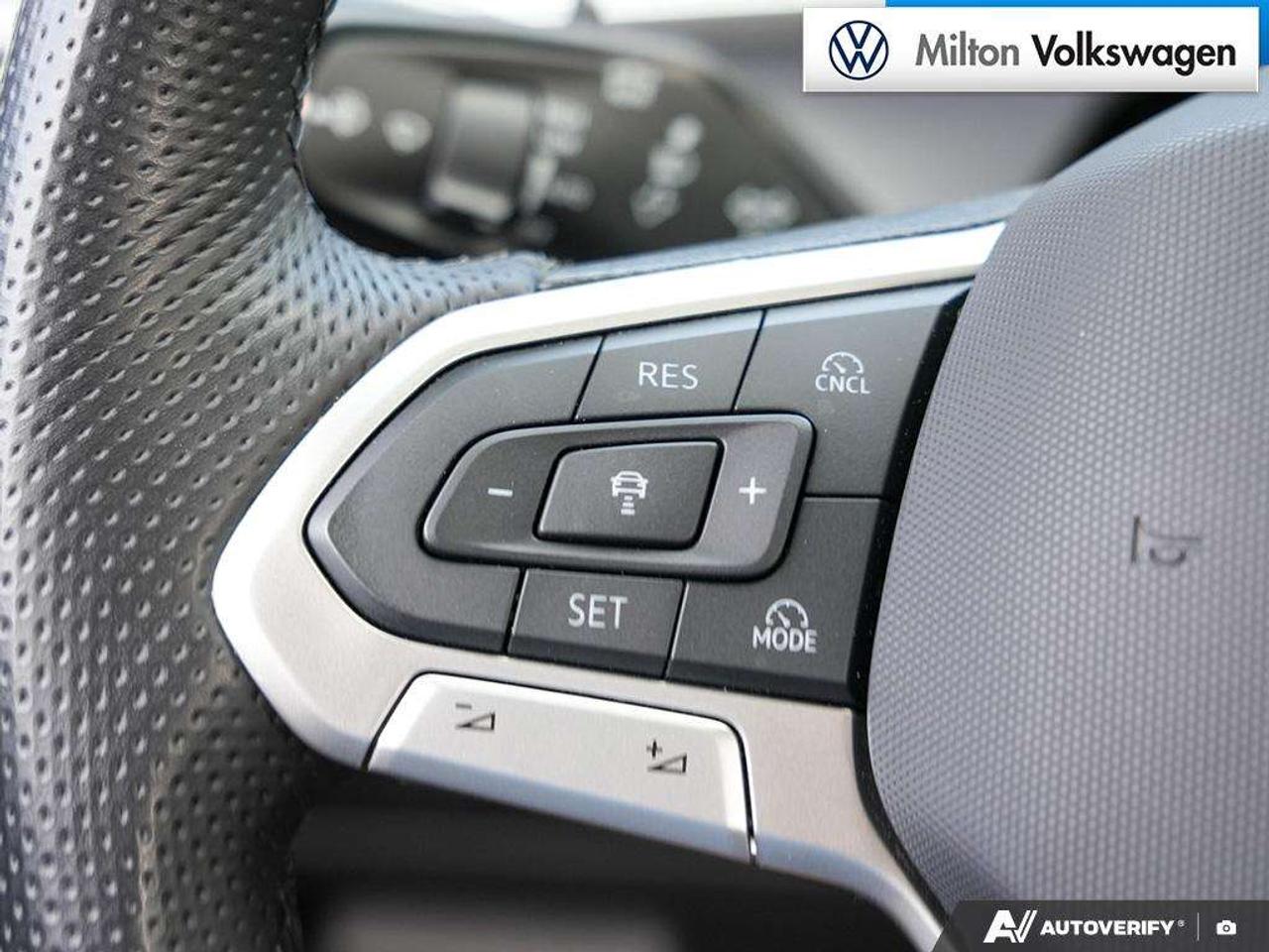 2026 Volkswagen Tiguan Comfortline R-Line Black Edition 4MOTION Photo