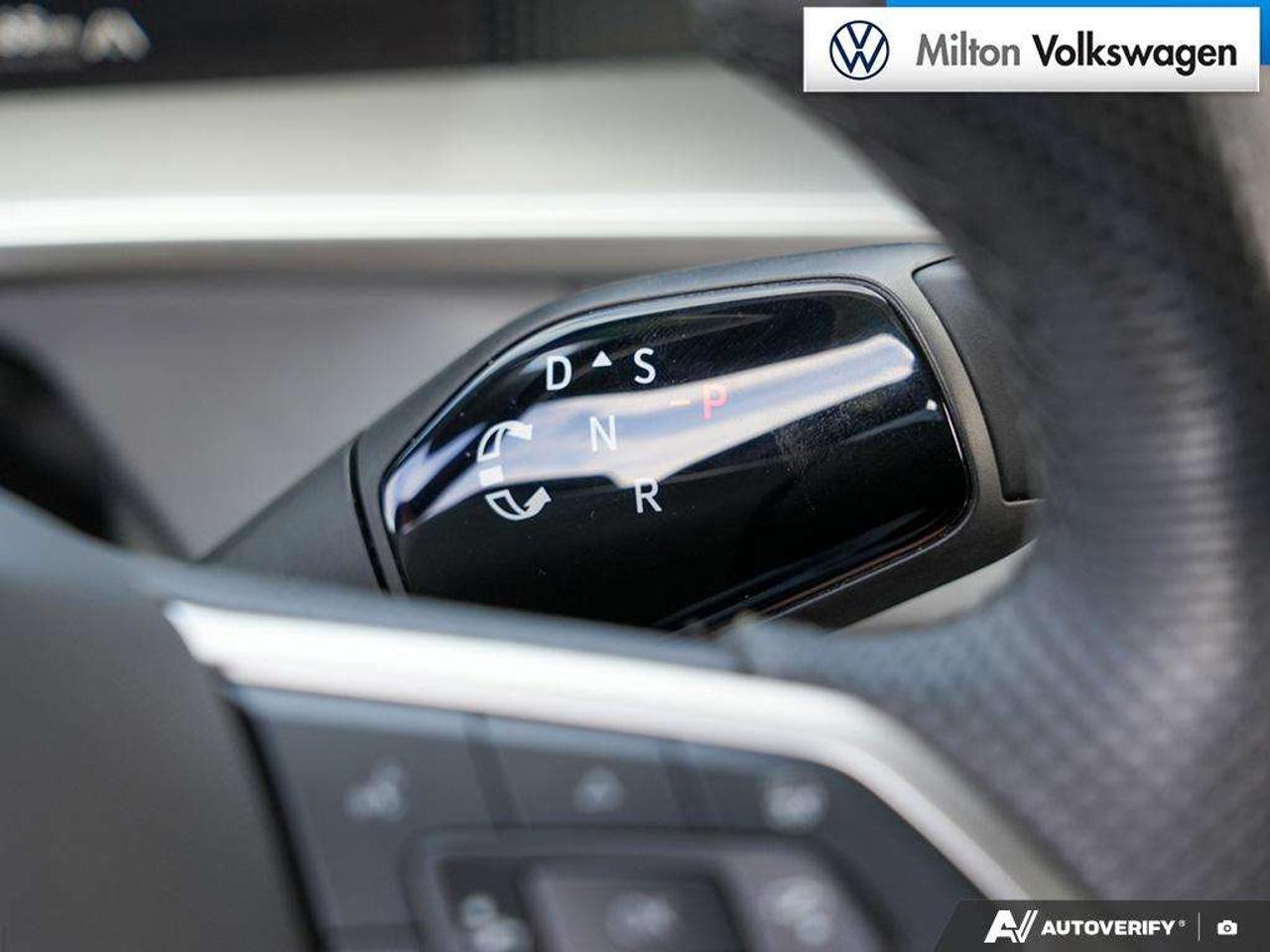 2026 Volkswagen Tiguan Comfortline R-Line Black Edition 4MOTION Photo