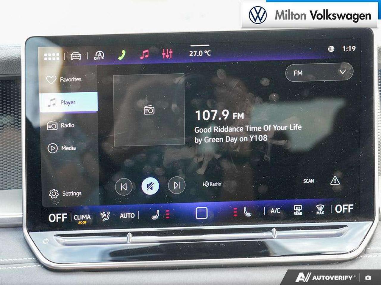 2026 Volkswagen Tiguan Comfortline R-Line Black Edition 4MOTION Photo