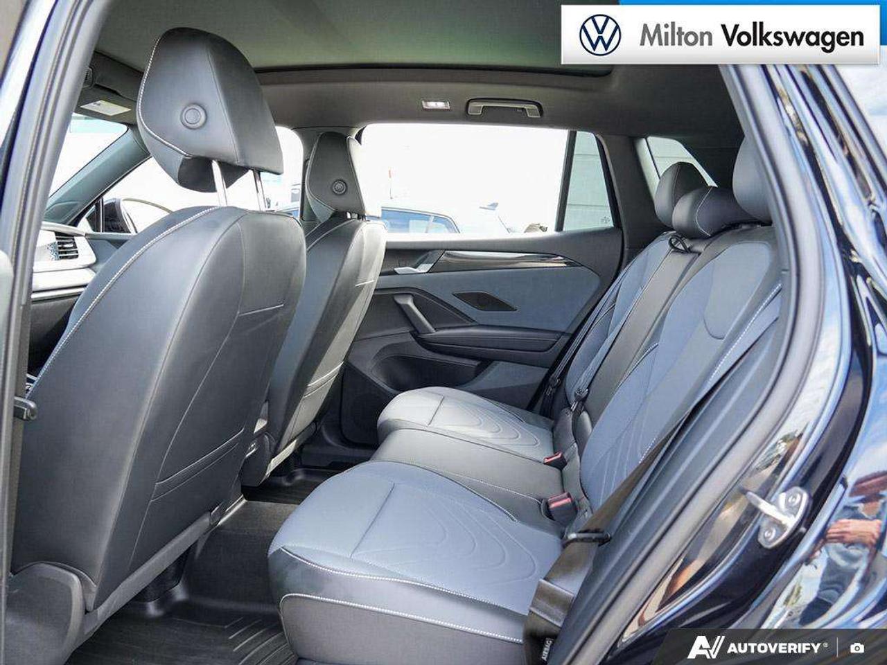 2026 Volkswagen Tiguan Comfortline R-Line Black Edition 4MOTION Photo