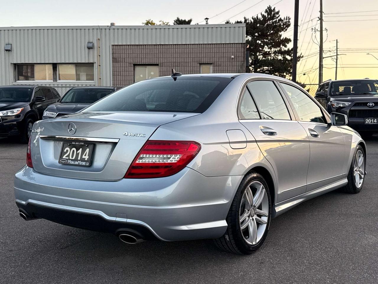 2014 Mercedes-Benz C-Class C 300 4MATIC  ACCIDENT FREE NEW TIRES&BRAKES MINT Photo4