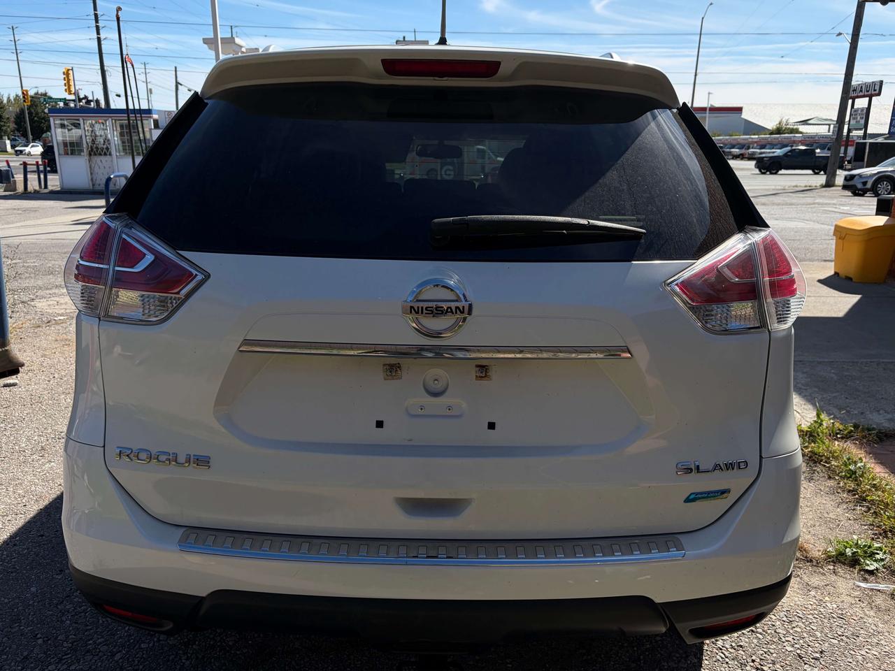 2015 Nissan Rogue SL Photo