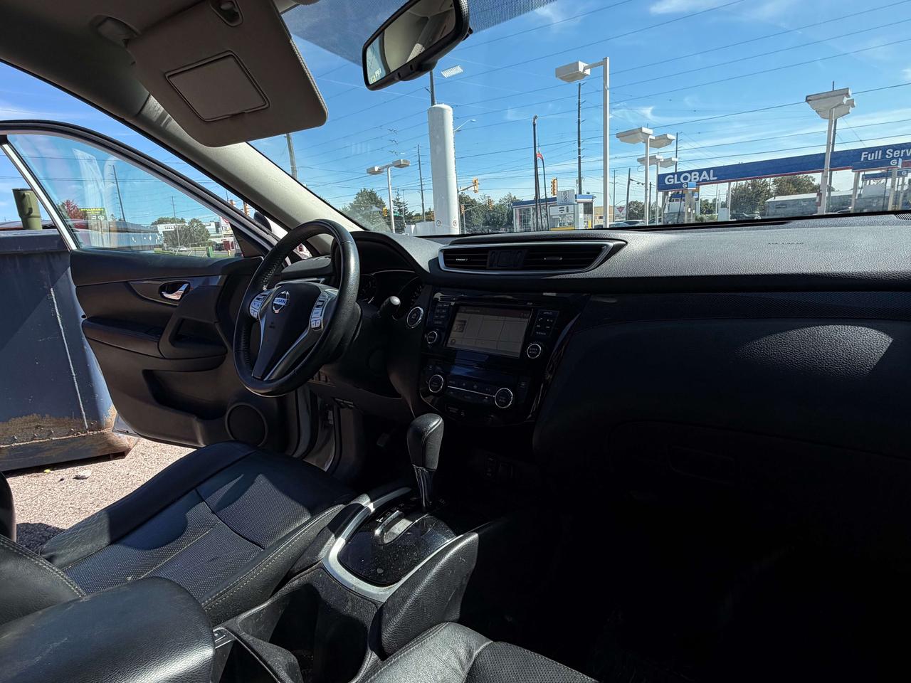 2015 Nissan Rogue SL Photo