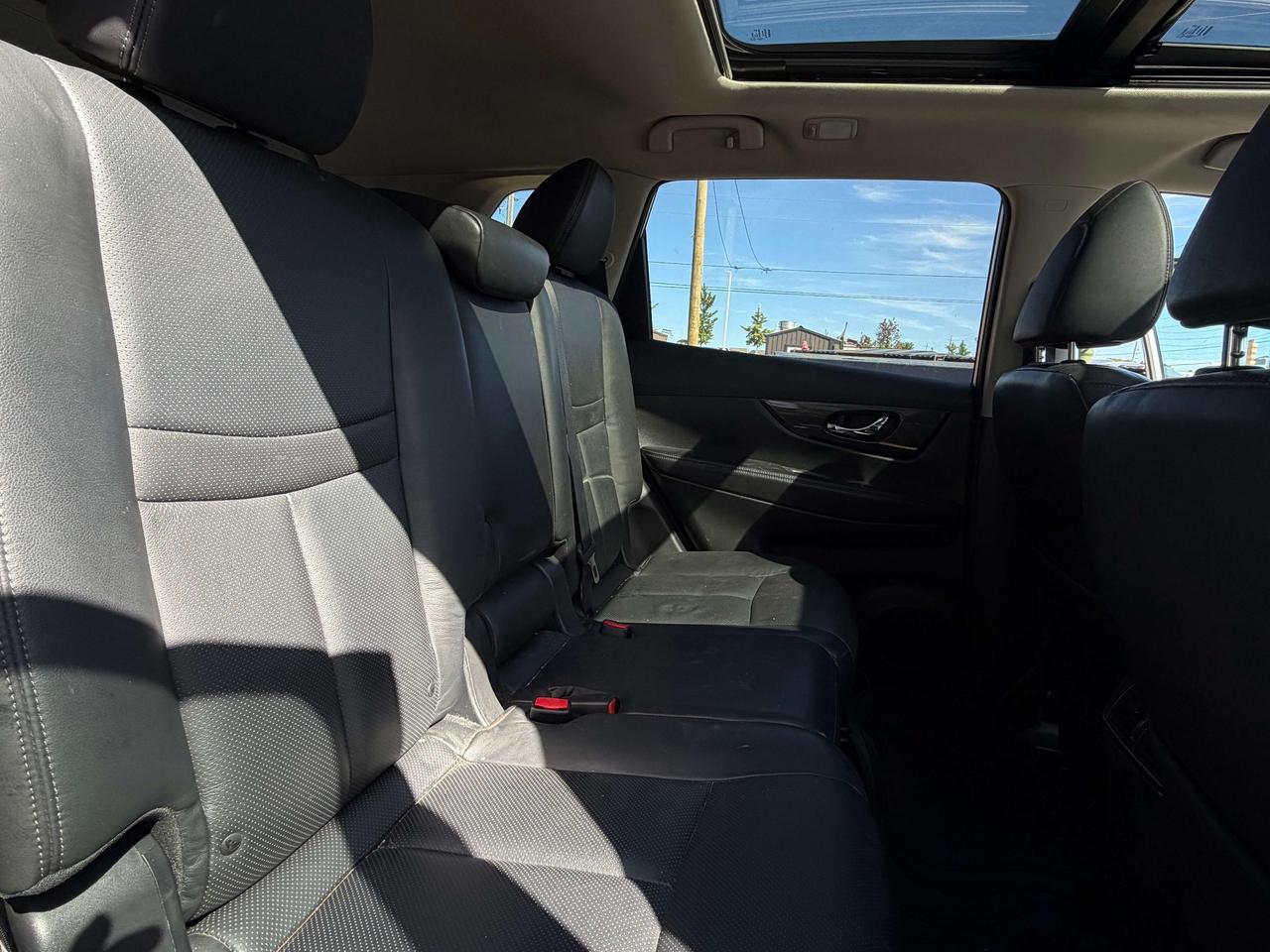 2015 Nissan Rogue SL Photo