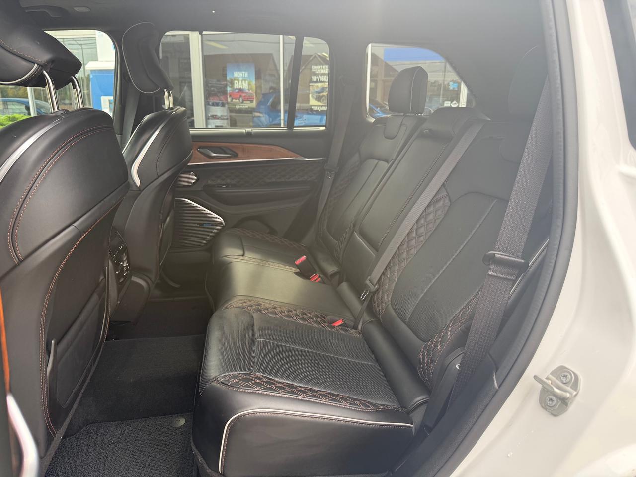 2024 Jeep Grand Cherokee Summit 4dr 4x4 Photo