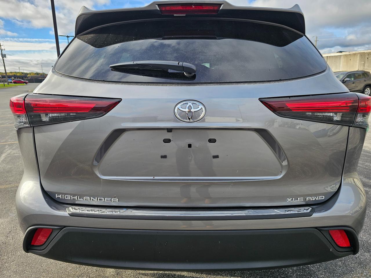 2026 Toyota Highlander XLE 4dr All-wheel Drive Photo