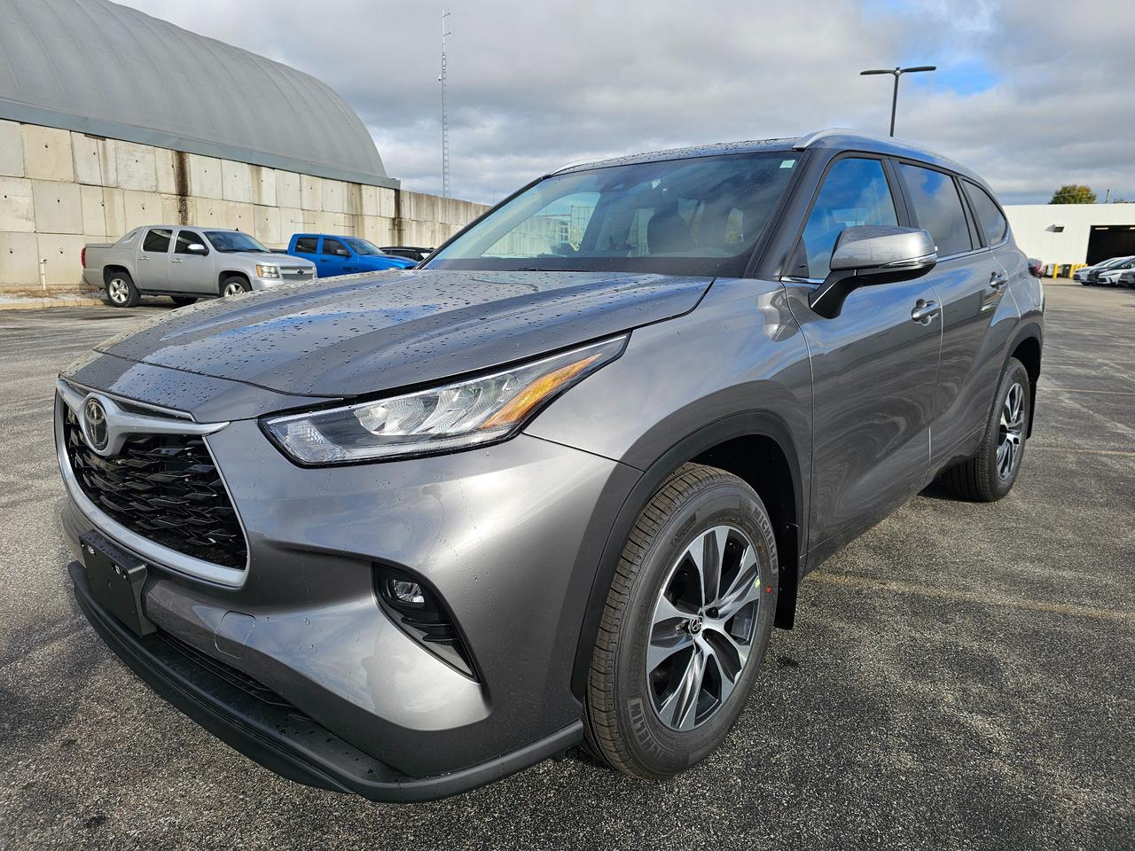 2026 Toyota Highlander XLE 4dr All-wheel Drive Photo