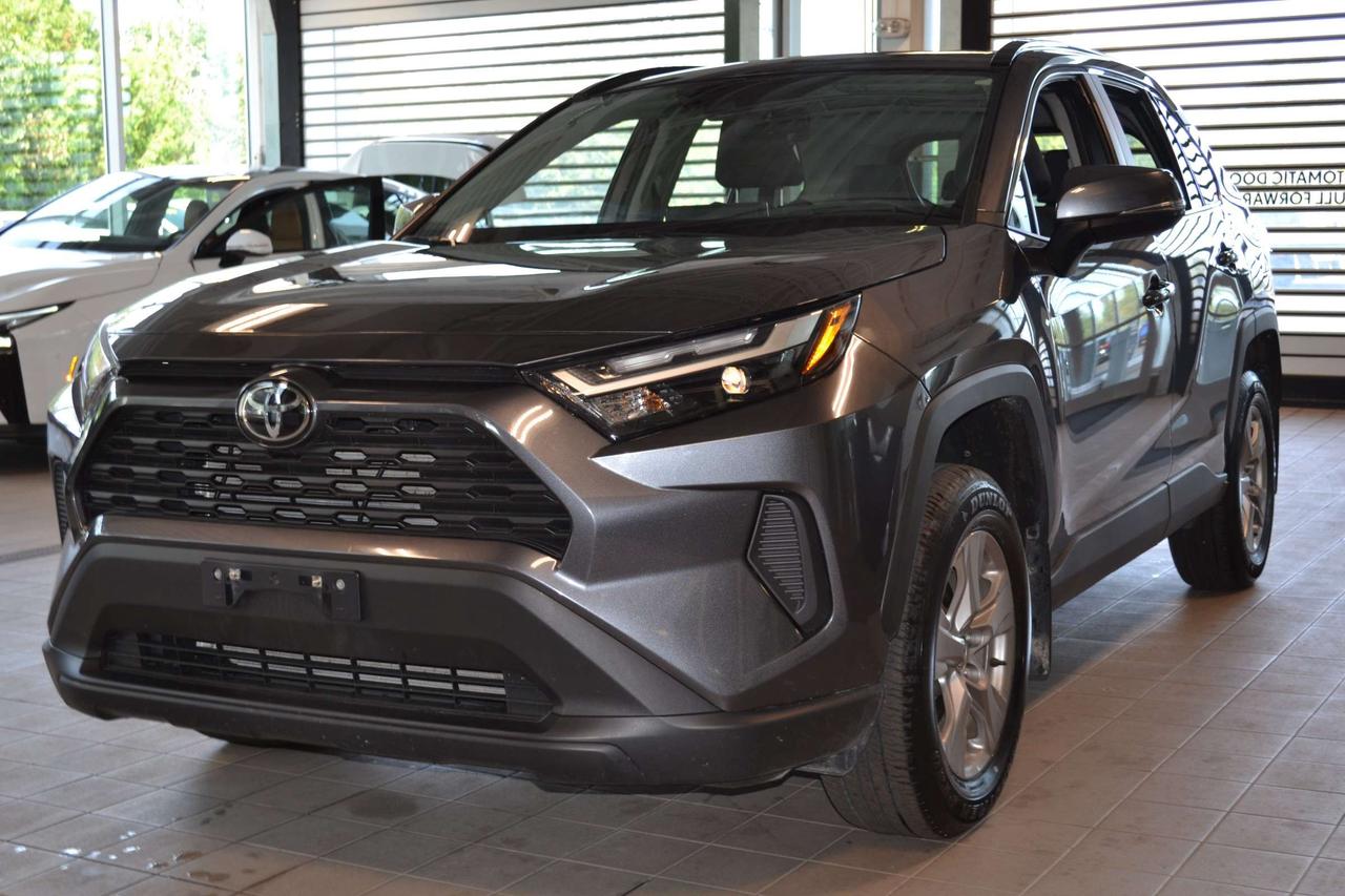 2025 Toyota RAV4 XLE Photo