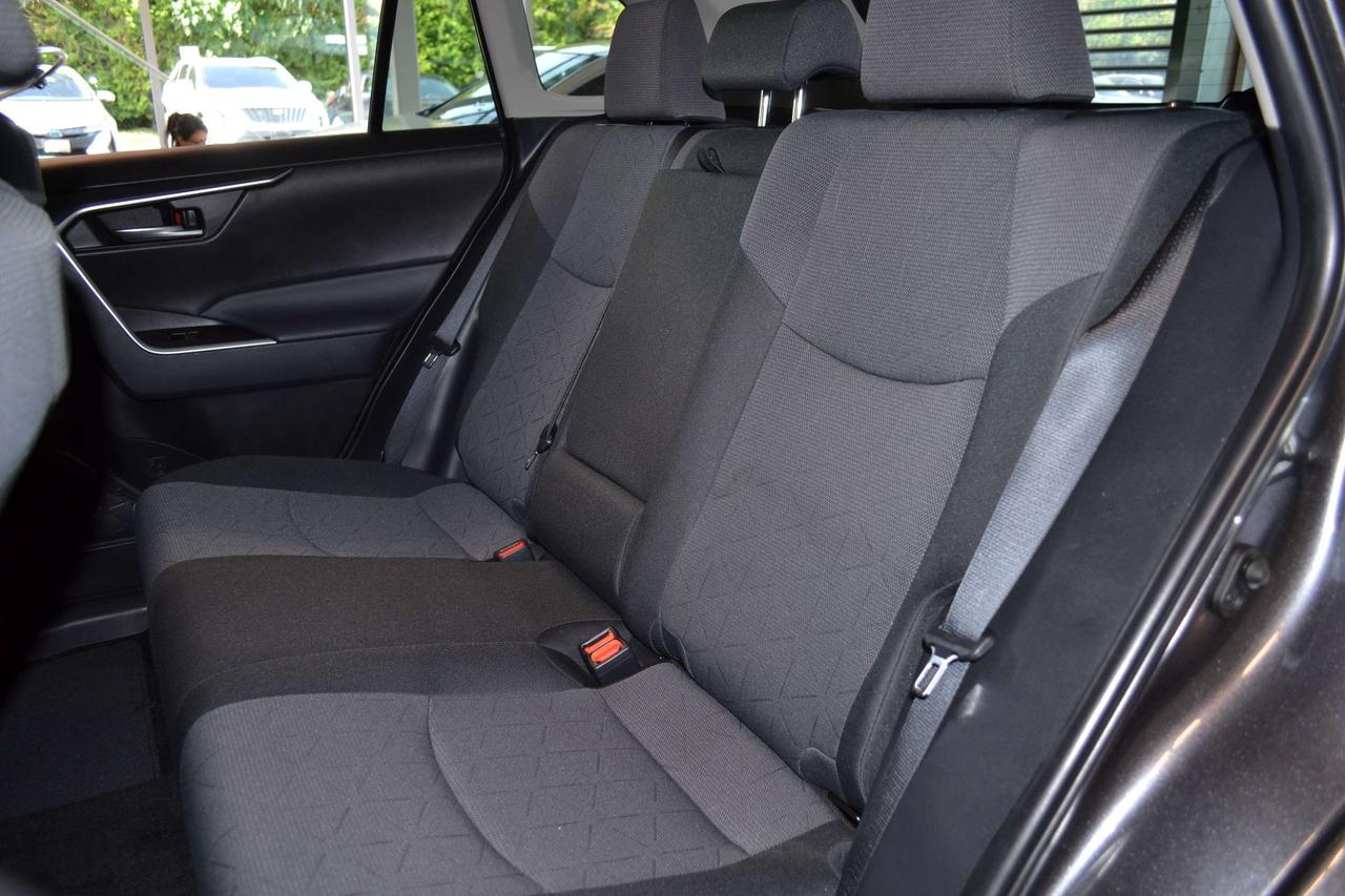 2025 Toyota RAV4 XLE Photo