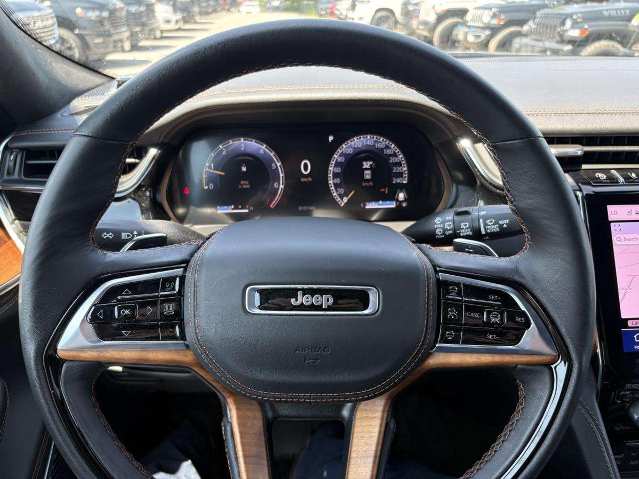 2025 Jeep Grand Cherokee Summit Reserve 4x4 Photo