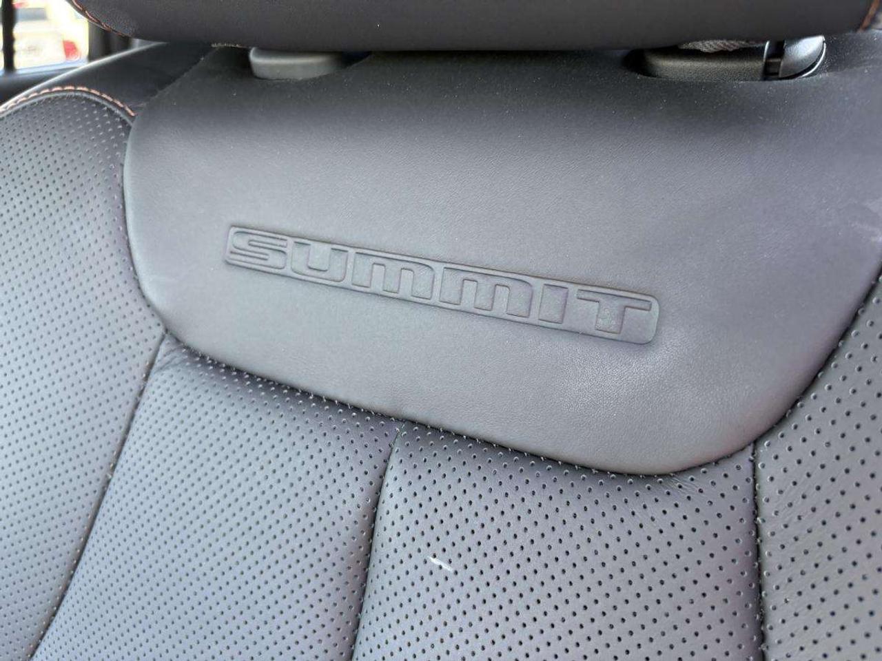 2025 Jeep Grand Cherokee Summit Reserve 4x4 Photo