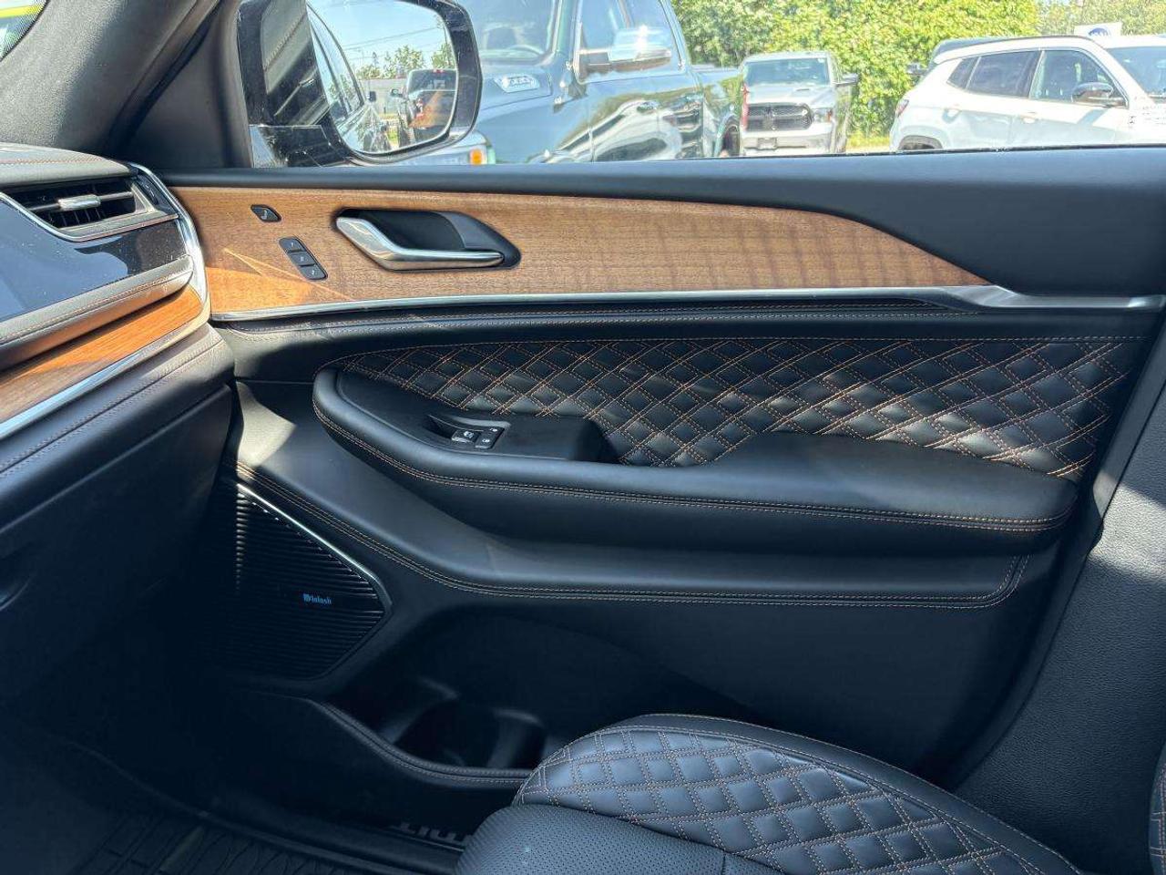 2025 Jeep Grand Cherokee Summit Reserve 4x4 Photo
